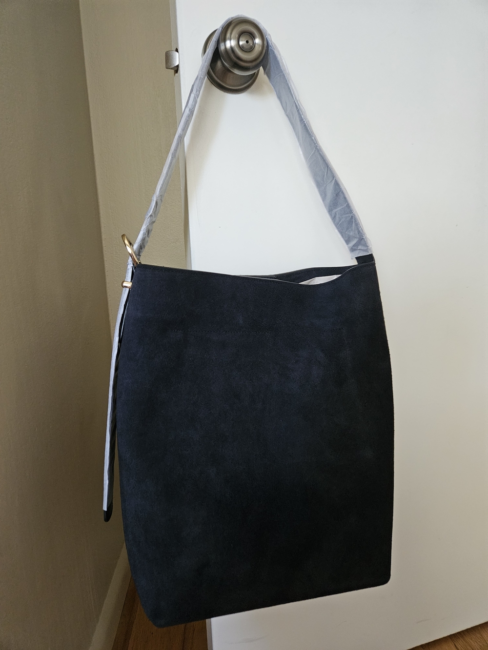 Madewell The Essential Bucket Tote in Juniper Berry Suede